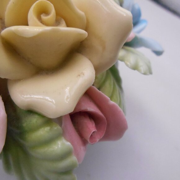 VINTAGE CAPODIMONTE STYLE FLORAL BOUQUET BASKET PASTEL FLOWERS DELICATE BUNDLE - Picture 8 of 11